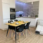 Central Sunny 3 Room Apartment