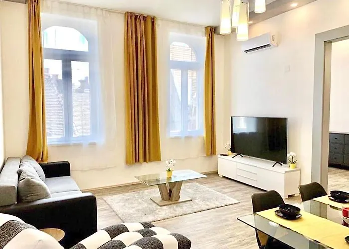 Central Sunny 3 Room Apartment